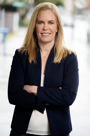 Mary Vandecaveye Headshot